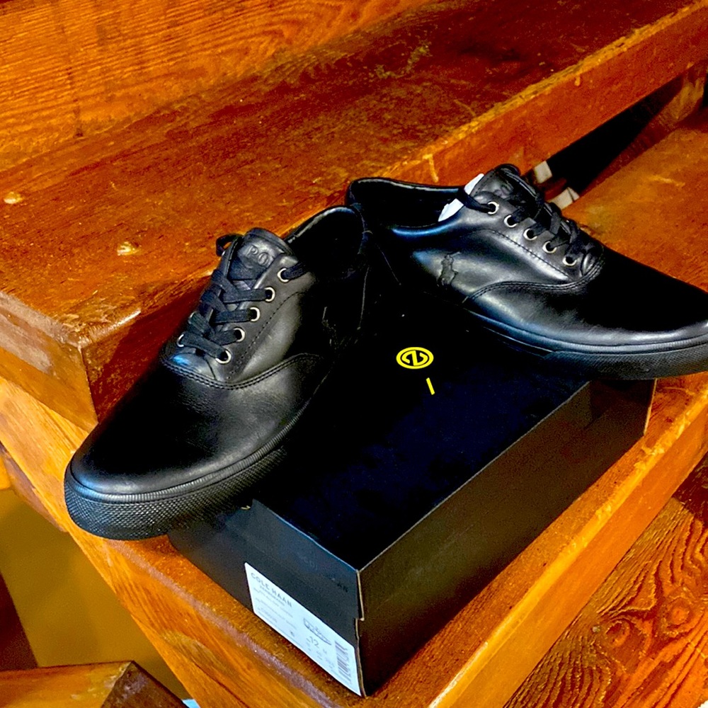 Ralph Lauren Polo oiled leather upper black casual tie up shoe, size 12D.
